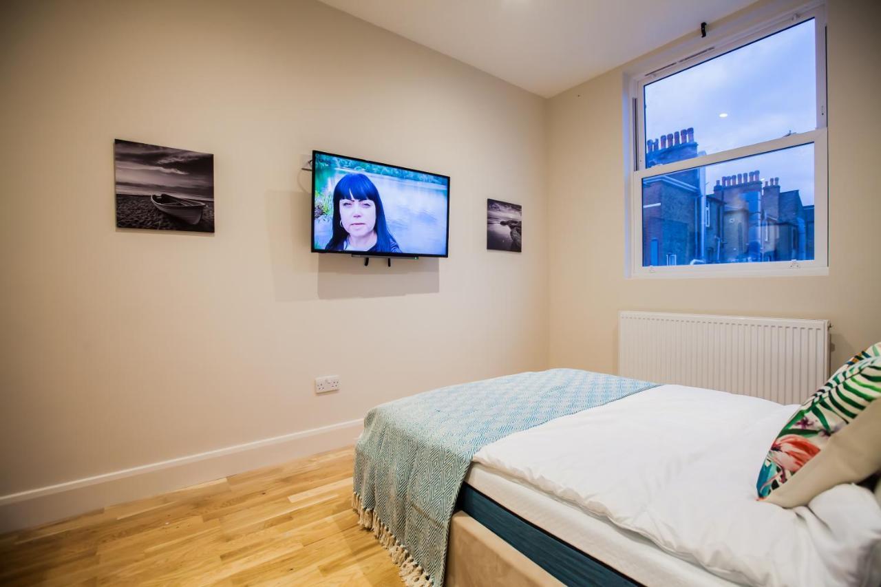 Luxury Fulham 3 Bedroom Garden House Лондон Екстериор снимка
